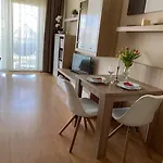 And 2 * فيلينس